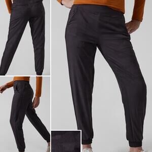 Athleta Brooklyn Textured Lined Joggers Black Camo Size 8